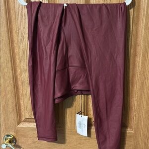 Cranberry metalic Zyia leggings